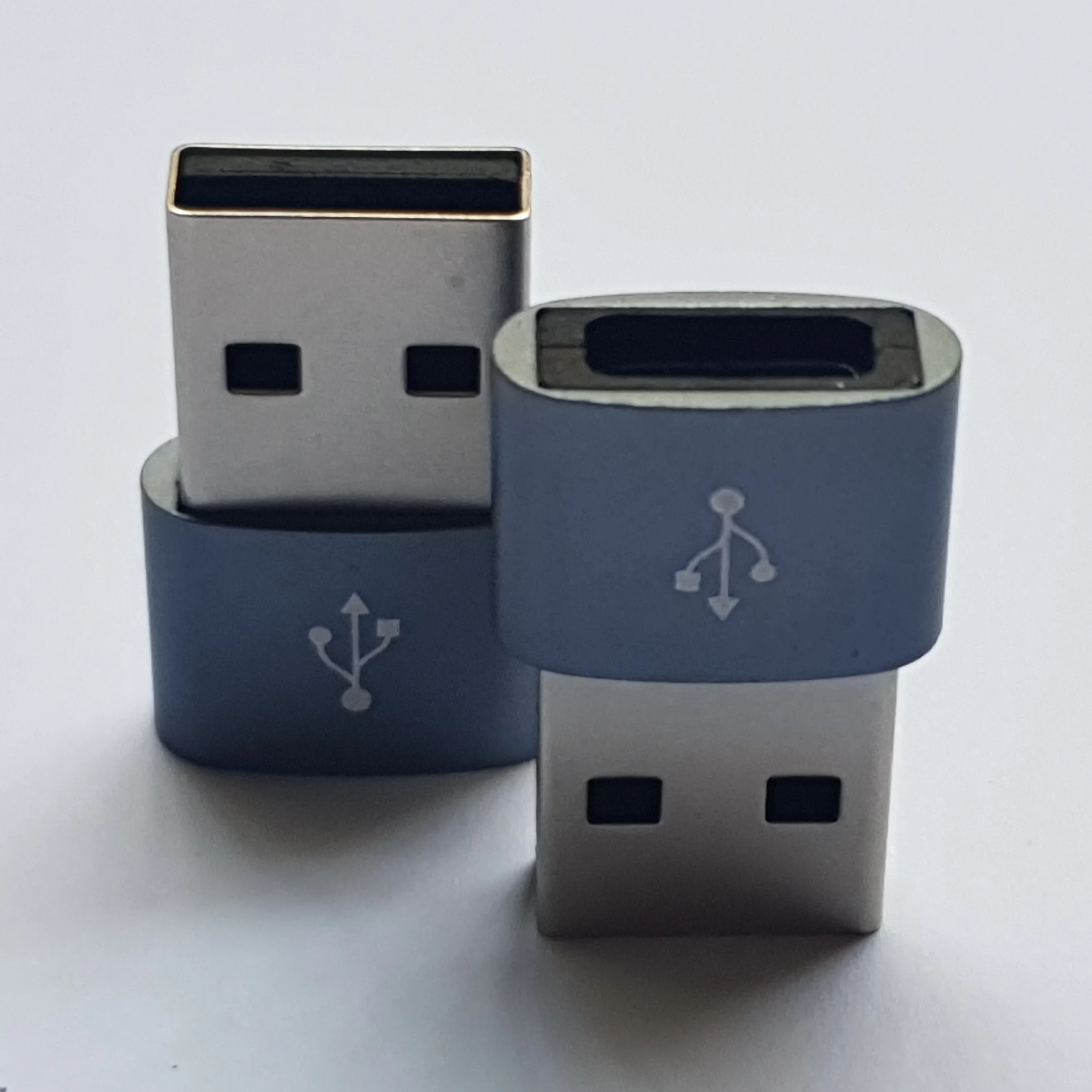 ADAPTADOR USB-C HEMBRA  A USB-A MACHO 2.0 480MBPS 3A COMPATIBLE CON 11, 12, 13, 14, 15 PLUS PRO MAX, IPAD PRO AIR 4, MINI 6 NUEVO